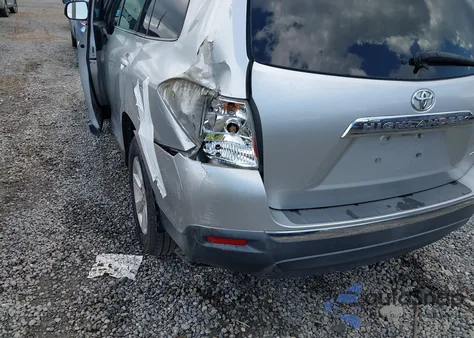 2011 Toyota Highlander Base V6 из США, поврежденный, VIN 5TDBK3EH5BS067518